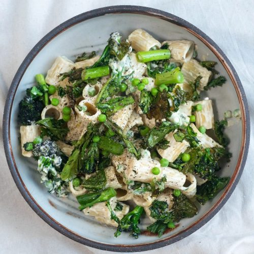 Mac & Greens With Tenderstem Broccoli, Crispy Kale & Mezzi Rigatoni In A Creamy Cashew Sauce Mac & Greens With Tenderstem Broccoli, Crispy Kale & Mezzi Rigatoni In A Creamy Cashew Sauce